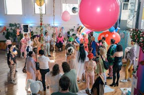 Sunny Plant Filled Dumbo Restored Warehouse //  Perfect for Photo shoots/Dinner Parties/Events - Image 9