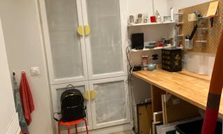 Charming and typical Parisian shop greatly located in Saint-Germain-des-Prés - Image 3