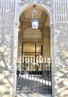 Boutique pop-up store - Jardin du Palais Royal Paris centre Louvre - Image 4