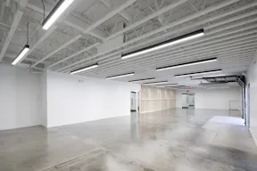 Hollywood Hotspot: Versatile 6,000 sq ft Indoor/Outdoor Event & Retail Space with Hollywood Blvd Views! - Image 9