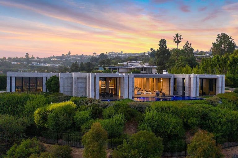 The Bondstone Beverly Hills - Image 2