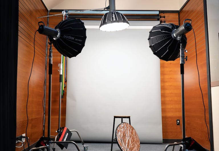 Photo Studio w/ Equipment Included In WeHo - Image 2