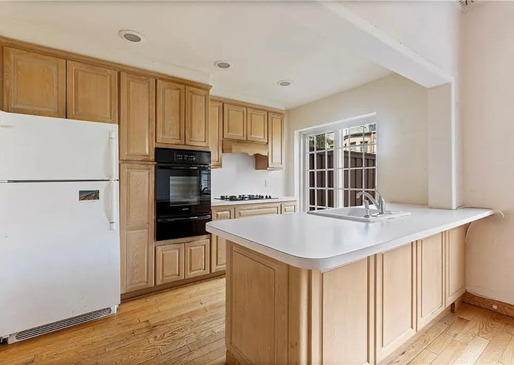 Luxurious 6 bedroom mansion - Image 4