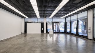 Spacious Art Gallery and Production Studio - Image 8