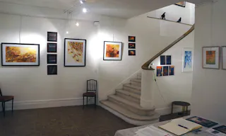 Sophisticated Gallery near Le Bon March� - Image 11