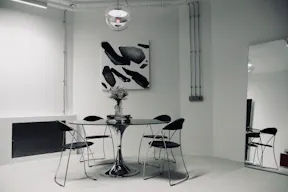 Atelier d’artiste moderne et industriel à Paris  - Image 0