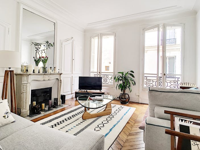 Loft Space in the 1st Arrondissement - Image 0