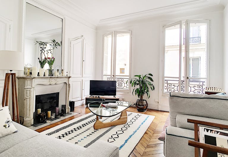 Loft Space in the 1st Arrondissement - Image 0