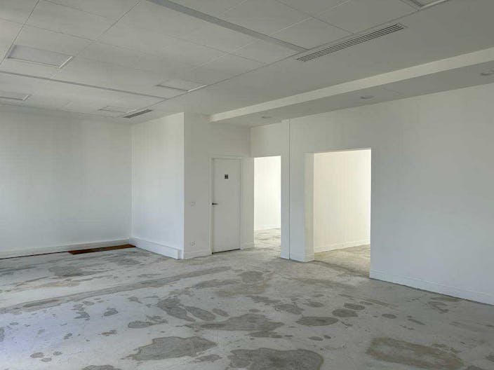 Haussmannian Style Apartment for Rent - Ideal Fashion Week Showroom - Image 2