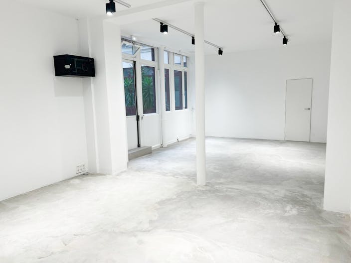 Brand New Showroom Le Marais  - Image 3