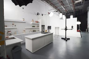 Miami Photo/Video Studio with Cyc Wall and Kitchen - Image 1