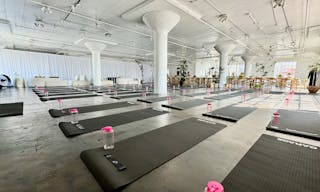 Showroom Space in Fashion District - Image 15