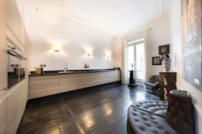 Showroom in Sublime Triangle d'Or - Image 26