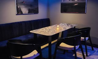 Gallery / showroom combined with a speakeasy bar in the center of Paris - Image 10