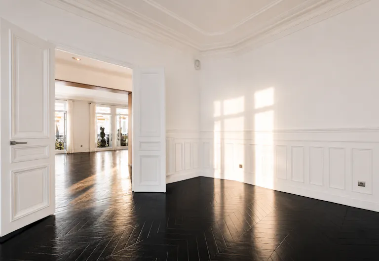 Chic Parisian Apartment – Fashion Showroom, Paris Champs-Élysées - Image 3