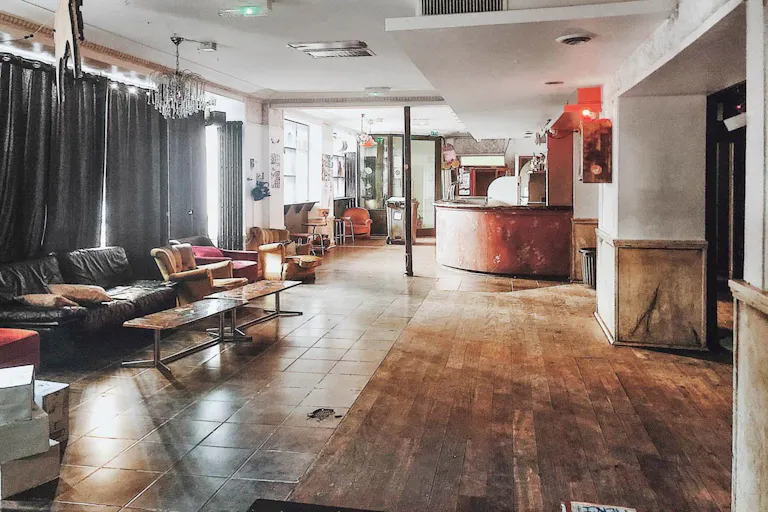 Bar/ Restaurant in Oberkampf - Image 4