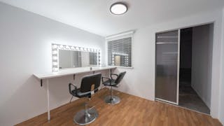 Large Production Photo and Video Studio  4 - Image 8