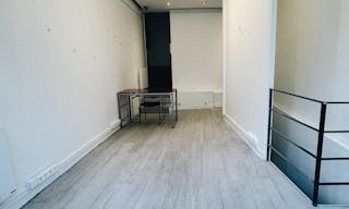 Boutique Éphémère à quelques pas de la Tour Eiffel - Avenue Rapp. - Image 2