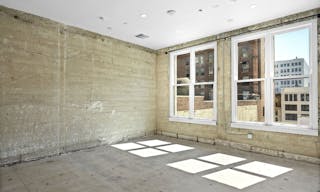NATURAL LIGHT LOFT | DTLA SKYLINE VIEW | PRIVATE HAIR, MAKEUP AND VANITY SPACE - Image 5