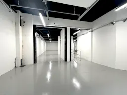 Ampio spazio espositivo stile industriale in Porta Venezia Milano - Image 9