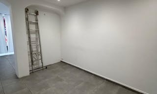 Boutique éphémère – Rue de Lévis, quartier ultra commerçant - Image 7