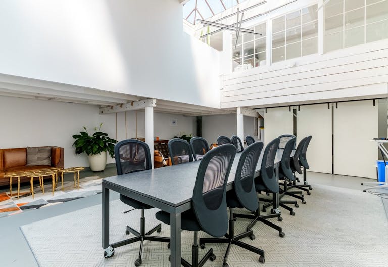 Tons of natural light! Soaring ceilings! Convenient Location! - Image 0