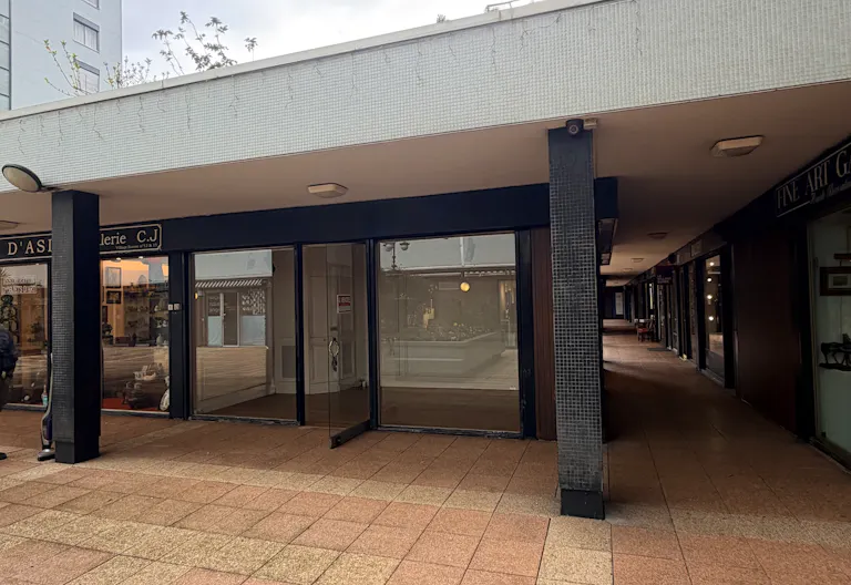 GALERIE VILLAGE SUISSE - Image 0