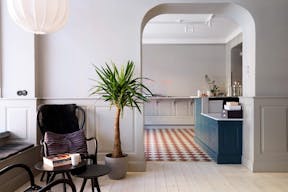 Living Room - Image 2