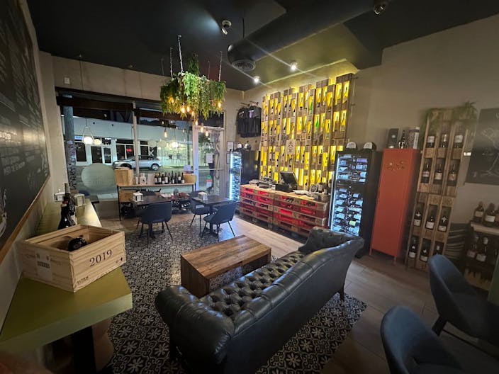 Wynwood spot - wine bar concept - Image 0