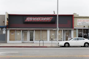 Spacious West Pico Pop Up Space - Image 6