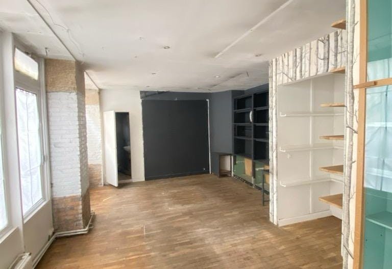 Boutique �ph�m�re avec 16 m de Lin�aire au C?ur du 4�me Arrondissement ? ??Id�ale pour Pop-Up Stores et Showrooms - Image 3