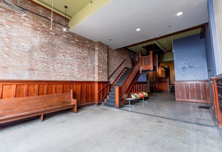 Art Studio/ Work Space In the Perfect Downtown Location!*Pioneer Square* - Image 0