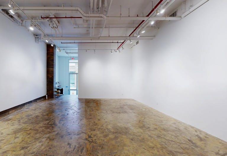 Street Level Chelsea Gallery with Outdoor Terrace - Image 0