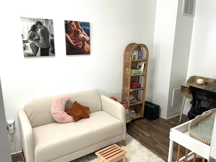Private office for professionals that support expecting and new families in the Hudson Valley - Image 4