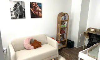 Private office for professionals that support expecting and new families in the Hudson Valley - Image 4