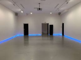 400m2 Showroom - Image 17