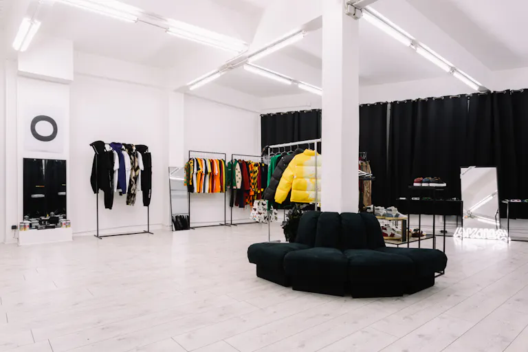 Showroom en plein coeur de Paris 10ème - Image 2