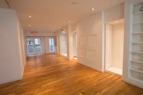 Wooster Vogue Showroom - Image 1