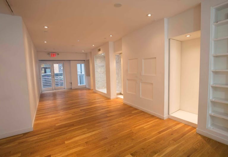 Wooster Vogue Showroom - Image 1