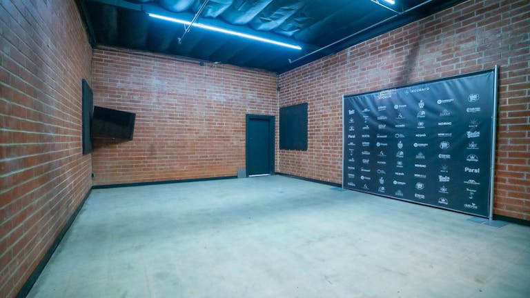 Exposed Brick Room for Photo shoot, Gallery space or Podcast - Image 0