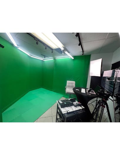 Green Screen/Video and Audio Production - Image 0