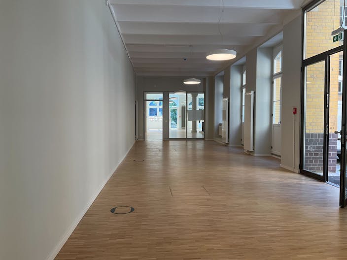 Versatile Space in Berlin Mitte: Your Pop-Up, Event, or Office Awaits! - Image 4