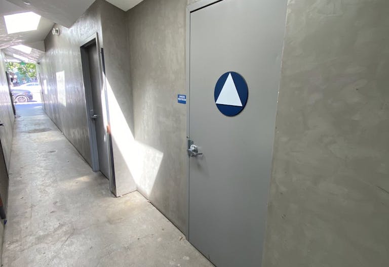 Trendy Melrose Pop-Up Shop / Boutique Space - Image 3