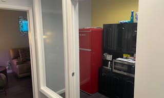 Astoria NYC Pop-Up & Content Studio | Private Office for Shoots & Brand Use - Image 17