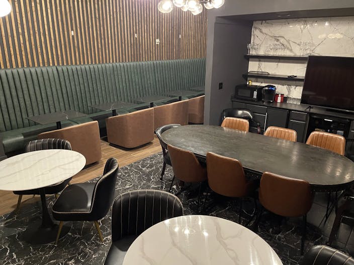 Moody Speak Easy - Image 2