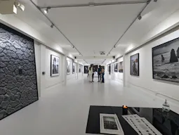 Gloss White Gallery Space on Fairfax Ave - Image 13