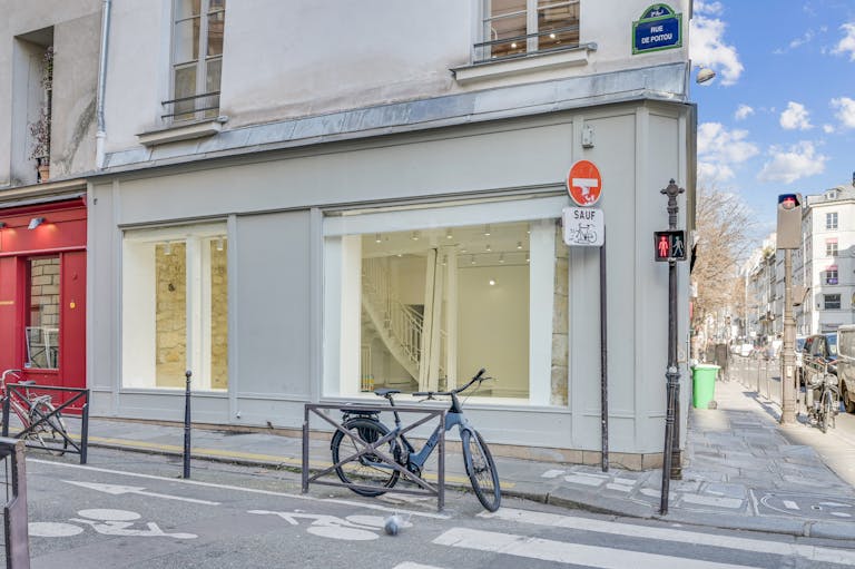 Corner Boutique on Rue de Turenne - Image 2
