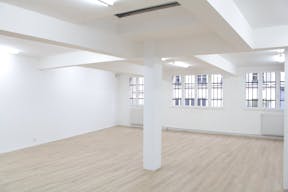 Galerie d'art lumineuse situ�e en bordure du Marais face � Merci - Image 8