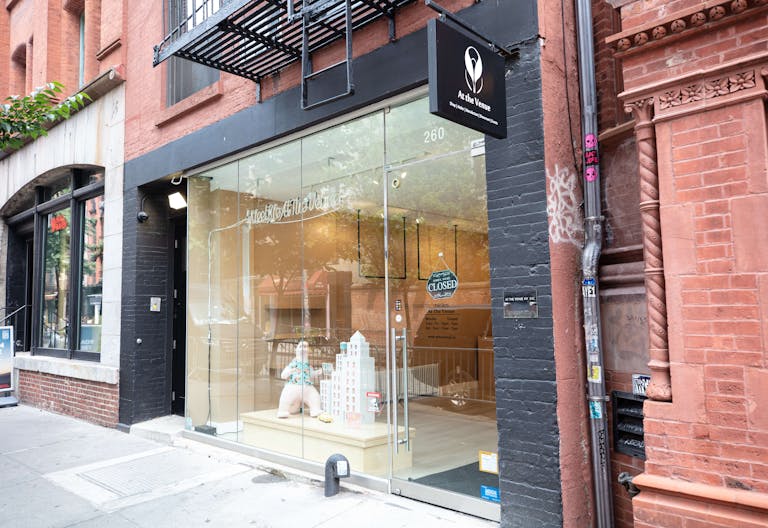 Fashion Space Pop Up Store - Image 1