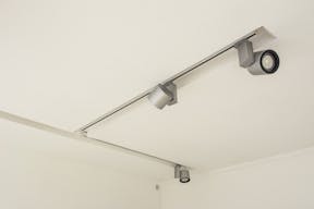 Pop-up gallery store in Paris, Belleville - Image 17